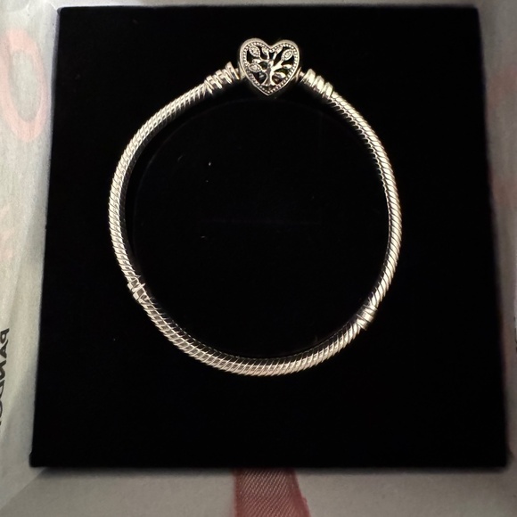 Pandora Family Tree Heart Clasp Snake Chain Bracelet - Picture 4 of 5